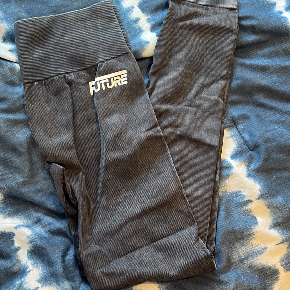 Future leggings size l but run a little small